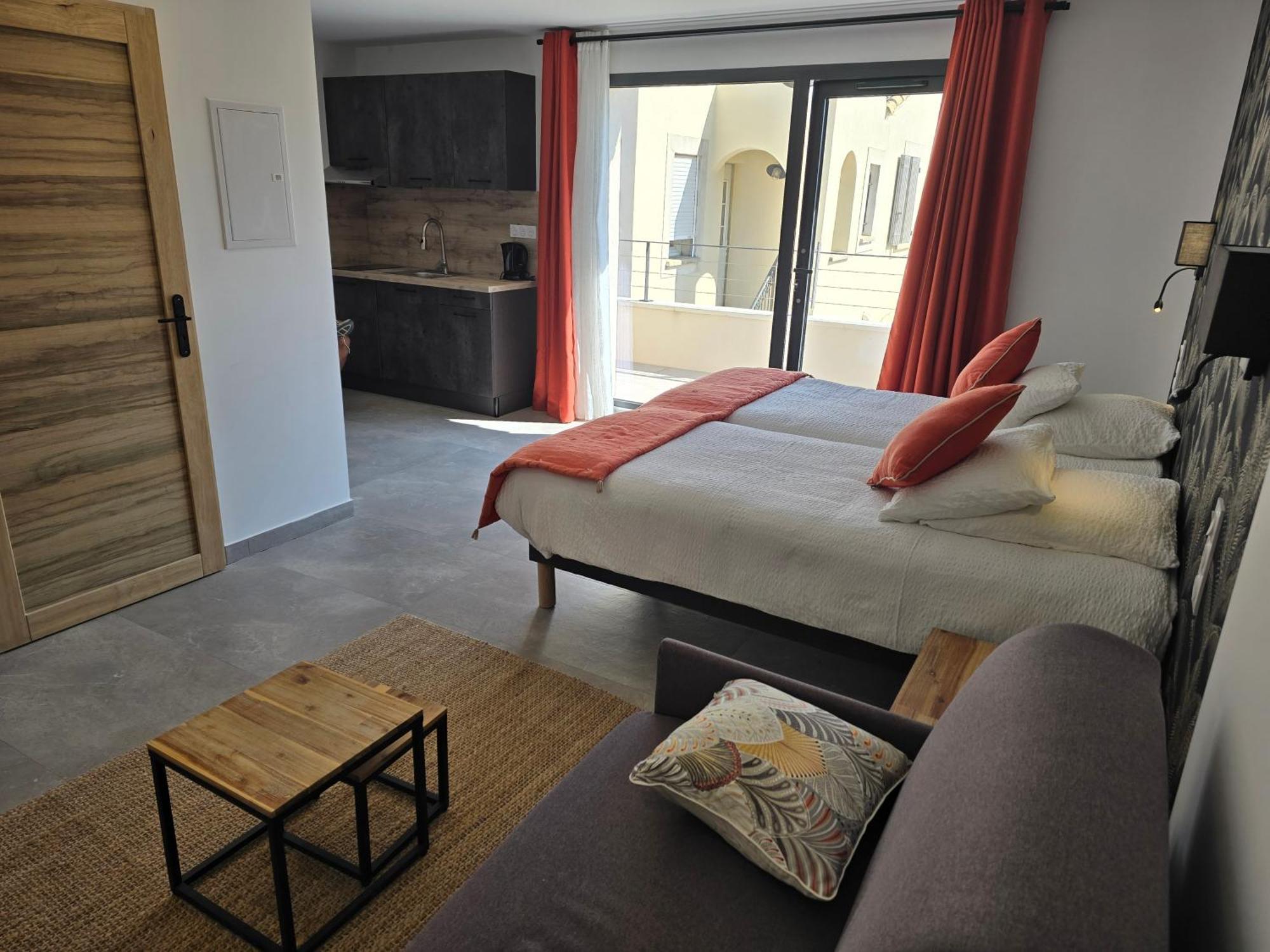 Les Loges Du Luberon Hotel Coustellet Exterior photo